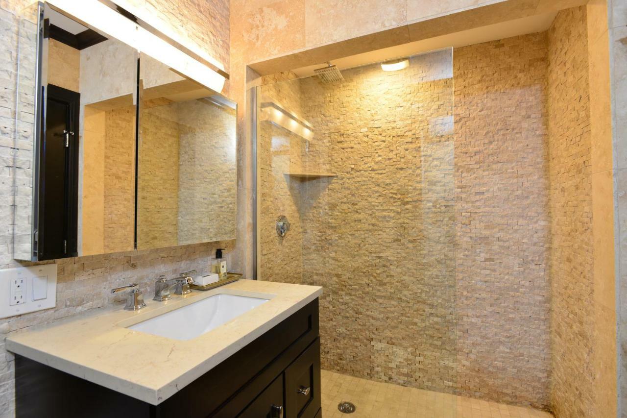 Ultra Lux Apartment Steps From Brown And Risd Провидънс Екстериор снимка